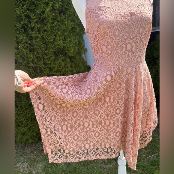 Blush Pink Lace Dress - Picture 2 of 6